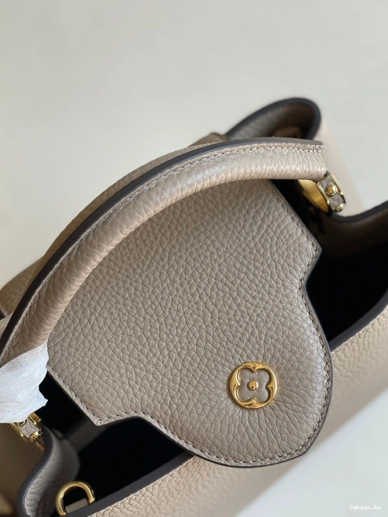 BB LOUIS CAPUCINES VUITTON 0127